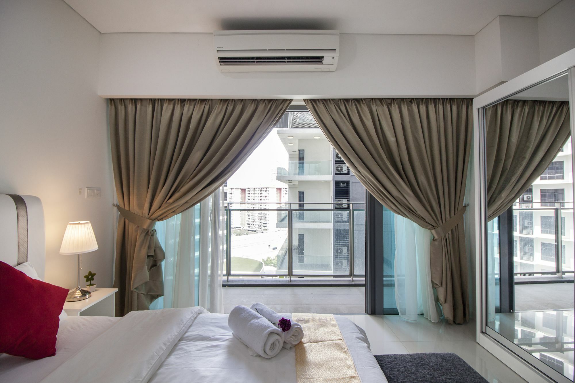 Summer Suites By Plush Kuala Lumpur Ngoại thất bức ảnh